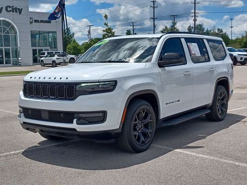 Used 2024 Jeep Wagoneer Series II AWD/4WD image 2