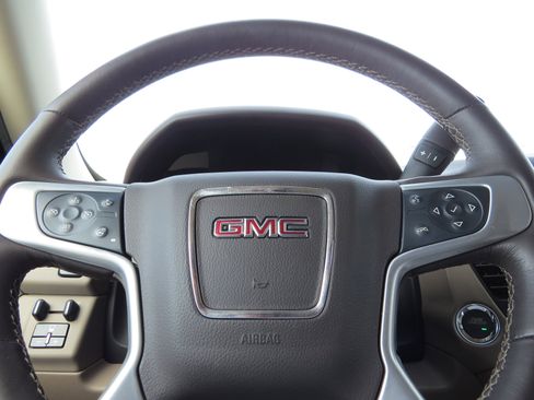 Used 2019 GMC Yukon SLT w/ Open Road Package image 22