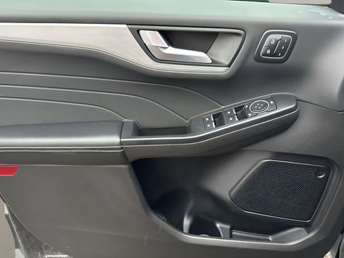 Used 2025 Ford Escape Platinum AWD/4WD image 12