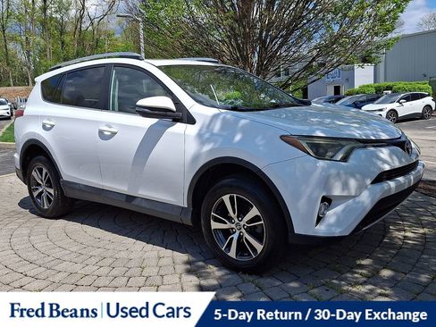 Used 2016 Toyota RAV4 XLE AWD/4WD image 1