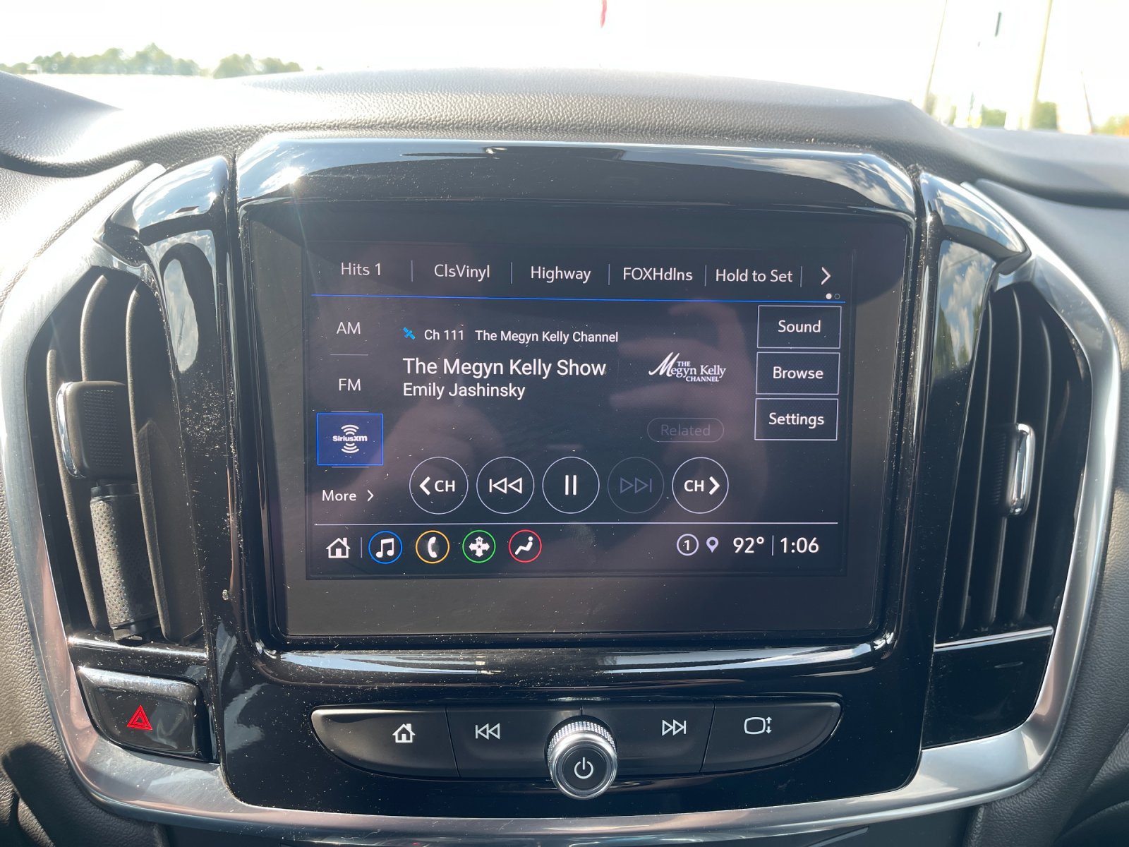 Used 2023 Chevrolet Traverse LT FWD image 21