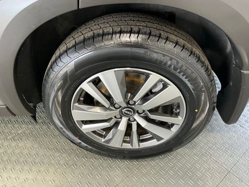 Used 2023 Nissan Pathfinder SL AWD/4WD image 50