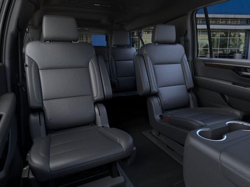 New 2026 Chevrolet Suburban LT w/ Comfort Package RWD image 17