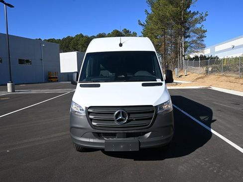 Used 2025 Mercedes-Benz Sprinter 2500 image 31