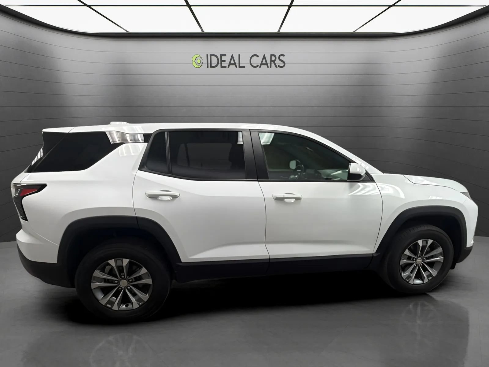 Used 2025 Chevrolet Equinox LT FWD image 4