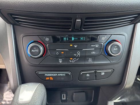 Used 2017 Ford Escape SE image 18