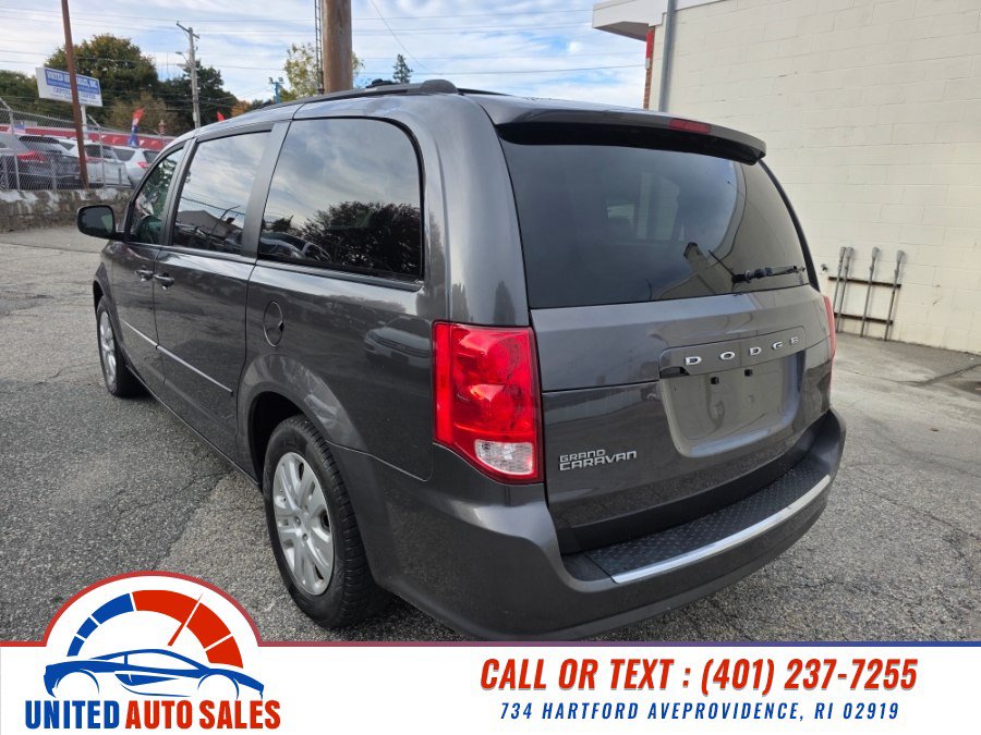 Used 2016 Dodge Grand Caravan SE w/ Quick Order Package 29E SE FWD image 3