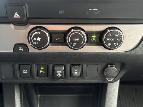 Used 2019 Toyota Tacoma SR5 RWD image 24