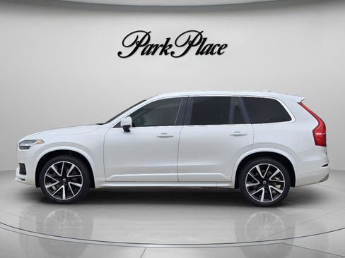 Used 2022 Volvo XC90 T6 Momentum w/ Climate Package AWD/4WD image 2