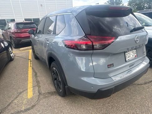 Used 2026 Nissan Rogue SV AWD/4WD image 5