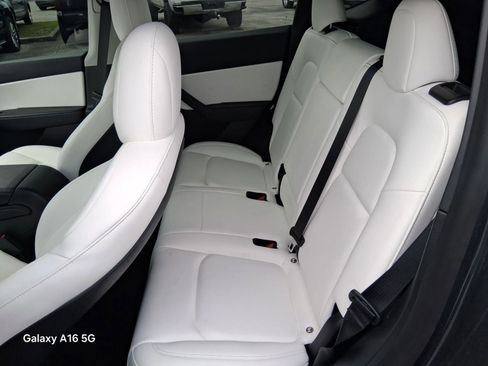 Used 2021 Tesla Model Y Performance image 13