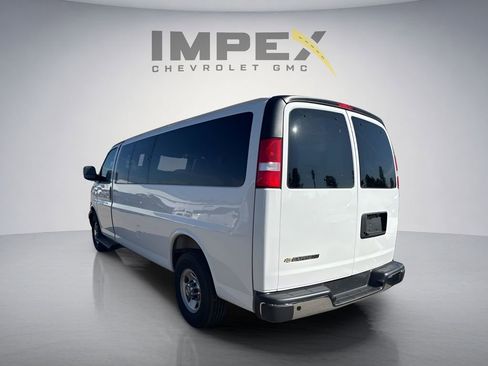 Used 2025 Chevrolet Express 3500 LT w/ LT Preferred Equipment Group RWD image 2