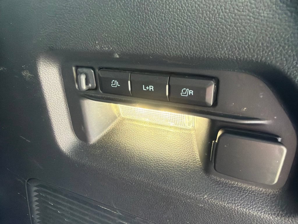 Used 2025 Ford Explorer ST AWD/4WD image 10