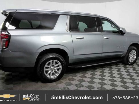 Certified 2024 Chevrolet Suburban LT RWD image 28