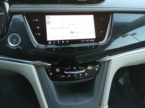 Used 2023 Cadillac XT6 Premium Luxury w/ Technology Package image 17