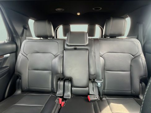 Used 2018 Ford Explorer Limited AWD/4WD image 19