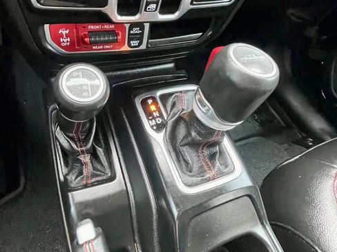 Used 2020 Jeep Gladiator Rubicon image 11