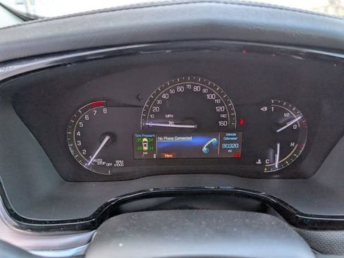 Used 2017 Cadillac XT5 Luxury image 10