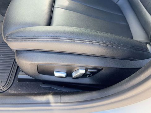 Used 2019 BMW 530i image 12