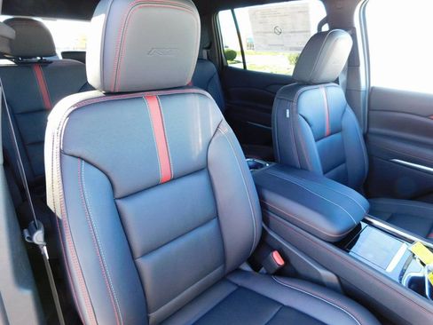 New 2026 Chevrolet Traverse RS w/ LPO, Floor Liner Package image 20