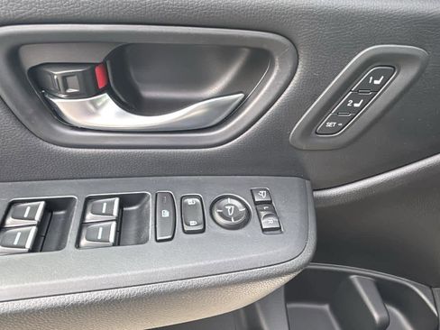 Used 2025 Honda Pilot Elite image 14