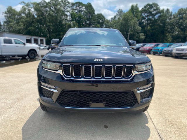 Used 2025 Jeep Grand Cherokee Limited RWD image 4