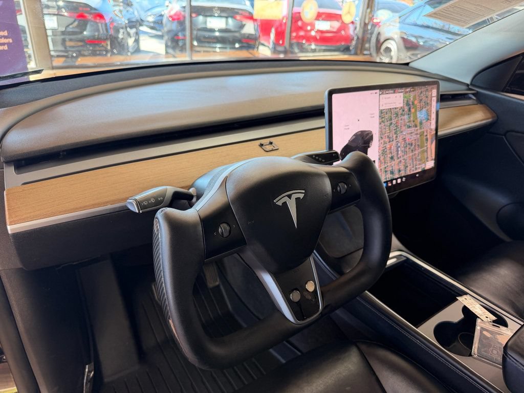 Used 2022 Tesla Model Y Long Range AWD/4WD image 19