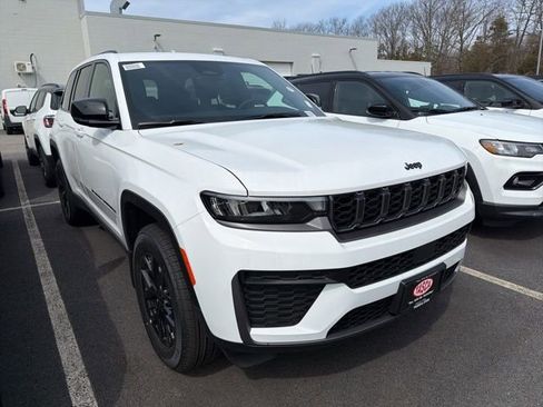 New 2026 Jeep Grand Cherokee Altitude image 1