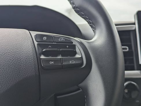 Used 2025 Hyundai Venue SEL FWD image 23
