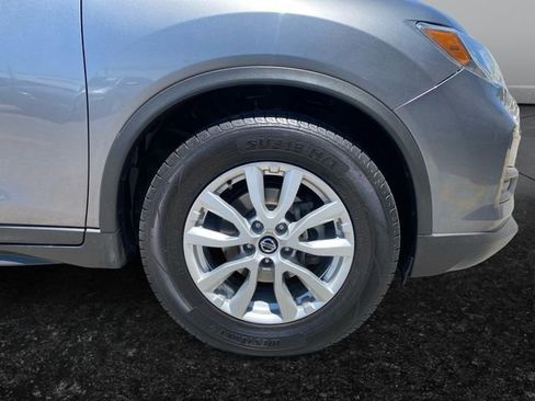 Used 2019 Nissan Rogue SV image 16