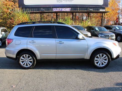 Used 2012 Subaru Forester 2.5X Premium w/ All-Weather Pkg image 6