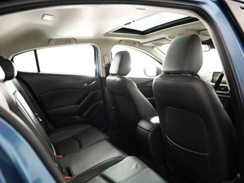 Used 2017 MAZDA MAZDA3 Grand Touring image 35