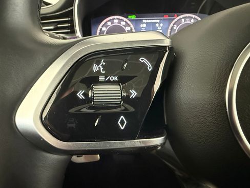 Used 2024 Jaguar F-PACE R-Dynamic S AWD/4WD image 18