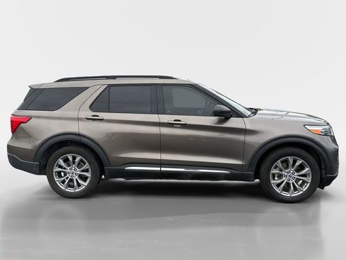 Used 2021 Ford Explorer XLT w/ Equipment Group 202A RWD image 7