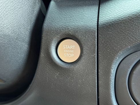 Used 2022 Nissan Frontier SV RWD image 21