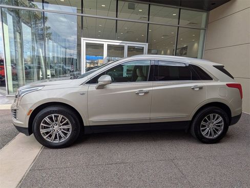 Used 2017 Cadillac XT5 Luxury w/ Driver Awareness Package image 2