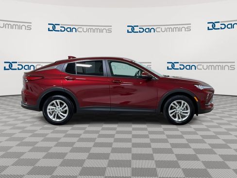 Used 2025 Buick Envista Preferred FWD image 2