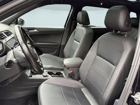 Used 2020 Volkswagen Tiguan SE R-Line AWD/4WD image 5
