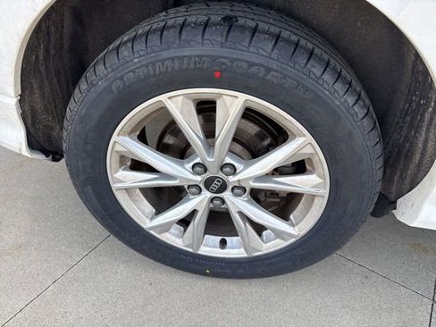 Used 2024 Audi Q3 2.0T Premium image 10