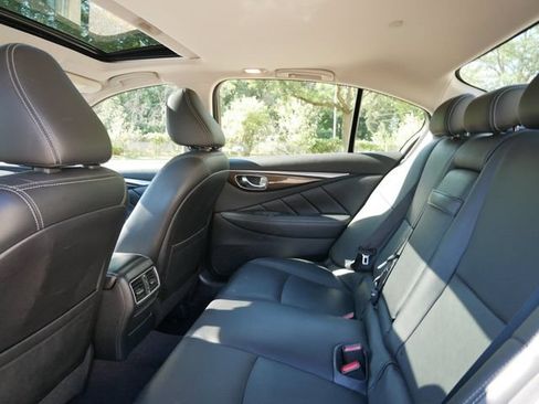Used 2018 INFINITI Q50 Luxe w/ Sensory Package (Luxe) AWD/4WD image 9