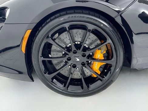 New 2026 McLaren Artura RWD image 9