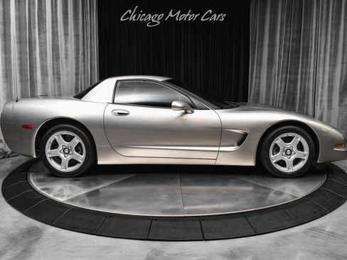 Used 1999 Chevrolet Corvette Coupe w/ Lighting Pkg RWD image 31