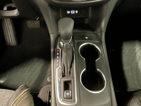 Used 2024 Chevrolet Equinox LT image 38