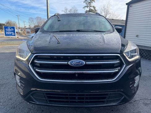 Used 2019 Ford Escape SE image 2