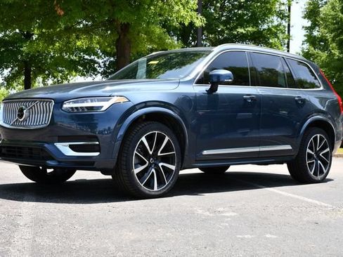 Used 2025 Volvo XC90 T8 Ultra w/ Protection Package Premier AWD/4WD image 3
