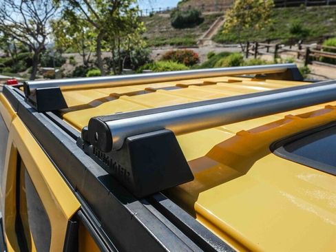 Used 2004 HUMMER H2 w/ Chrome Appearance Package image 60