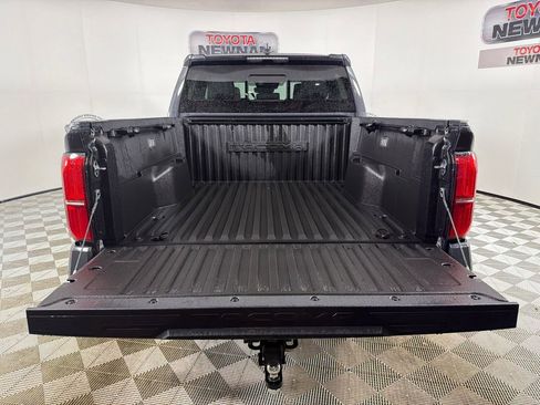 Used 2025 Toyota Tacoma SR5 w/ SR5 Upgrade Package AWD/4WD image 18