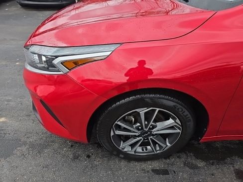 Used 2023 Kia Forte LXS w/ LXS Technology Package image 9