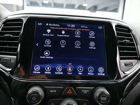 Used 2020 Jeep Grand Cherokee Altitude image 23