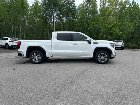 Used 2025 GMC Sierra 1500 SLT RWD image 3